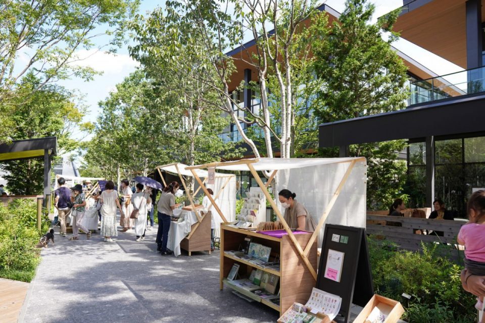 立川の話題のスポット「GREEN SPRINGS」で開催される「GREEN HOOP MARKET」にて屋台が活用されている