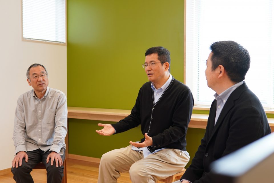 左から理事長の浅川さん、施設長の田中さん、設計の市川さん